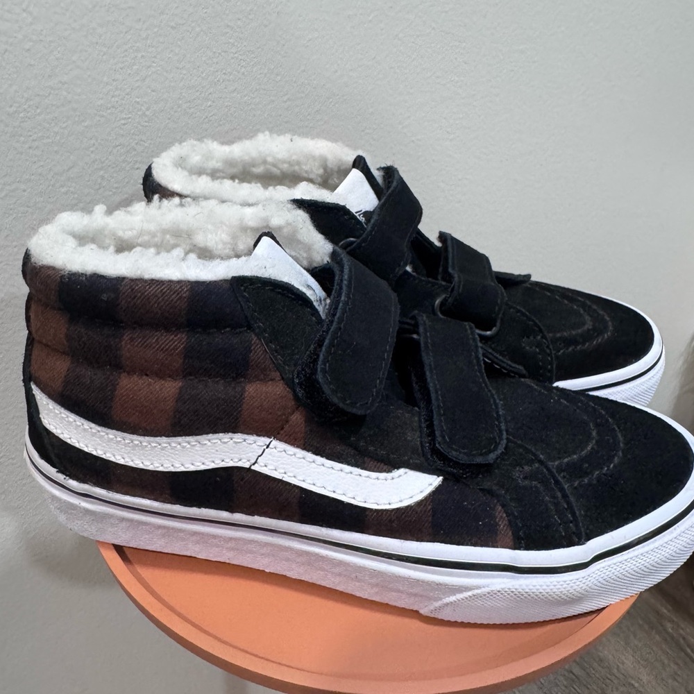 VANS - Off The Wall Black & Brown Plaid High Top Sherpa Lined Sneakers